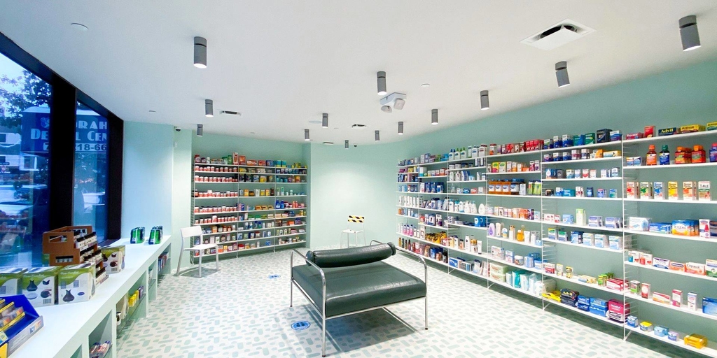 Walgreens buys Medly assets amid shutdown | Modern Healthcare - Vimarsana News