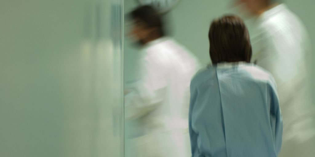Bounties and bonuses leave small hospitals behind in staffing wars - Vimarsana News