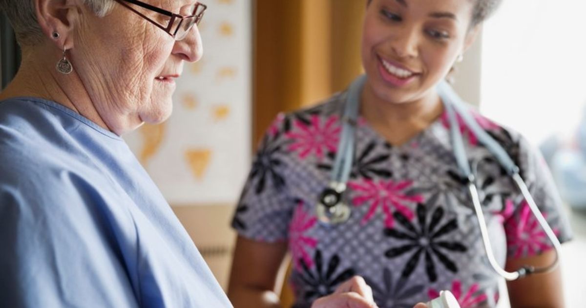 Shortstaffed nursing homes linked to more readmissions, GAO reports